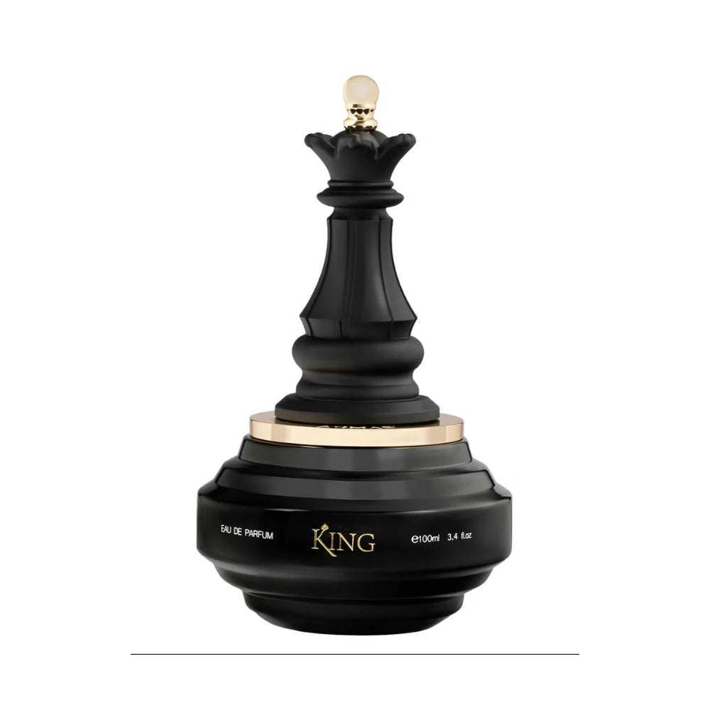 King Check Mate de Lattafa, fragancia gourmand ambarada con ciruela, castaña, especias y ámbar. Poderosa y sofisticada.